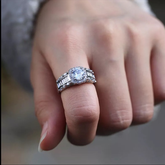 New Gorgeous 925 Silver Wedding Diamond Ring - Picture 5 of 6